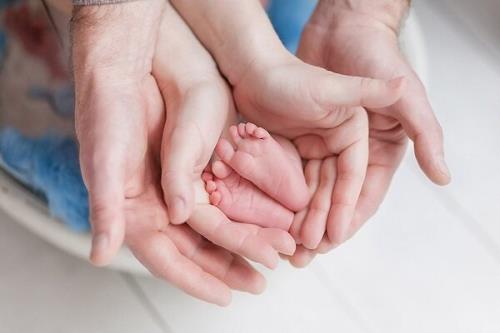 یک انتصاب در کلینیک پایش خردسالان متولد شده با روش های کمک باروری رویان
