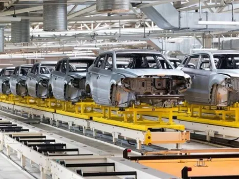 تدوین نقشه راه برای ساماندهی صنعت خودرو در دستور کار